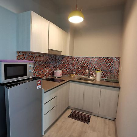 Jesselton Quay Suites Кота Кинабалу Екстериор снимка